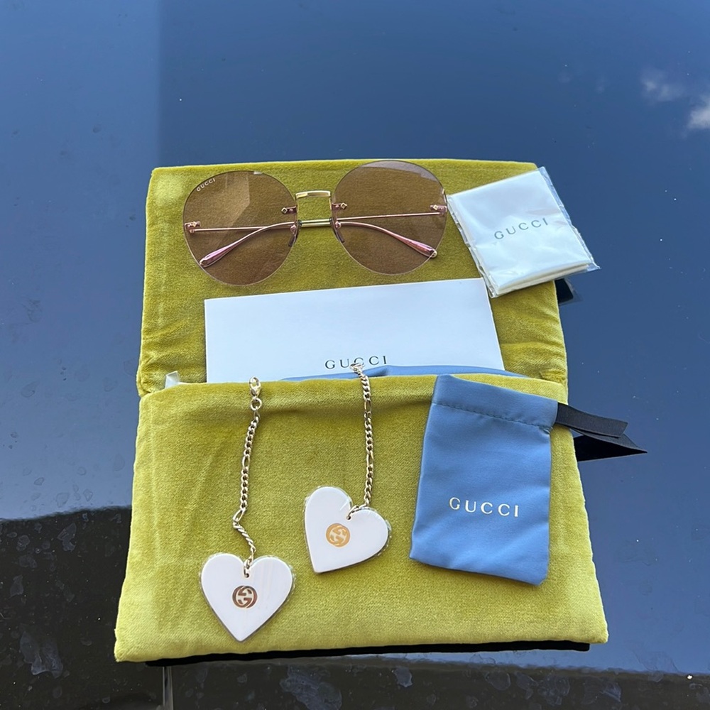 Gucci Brand NEW round pink sunglasses with charms